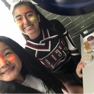 Meet your Posher, Violeta